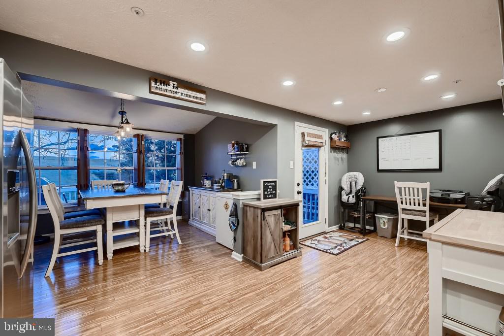 BRENTWOOD CONDO - Residential