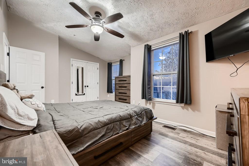 BRENTWOOD CONDO - Residential