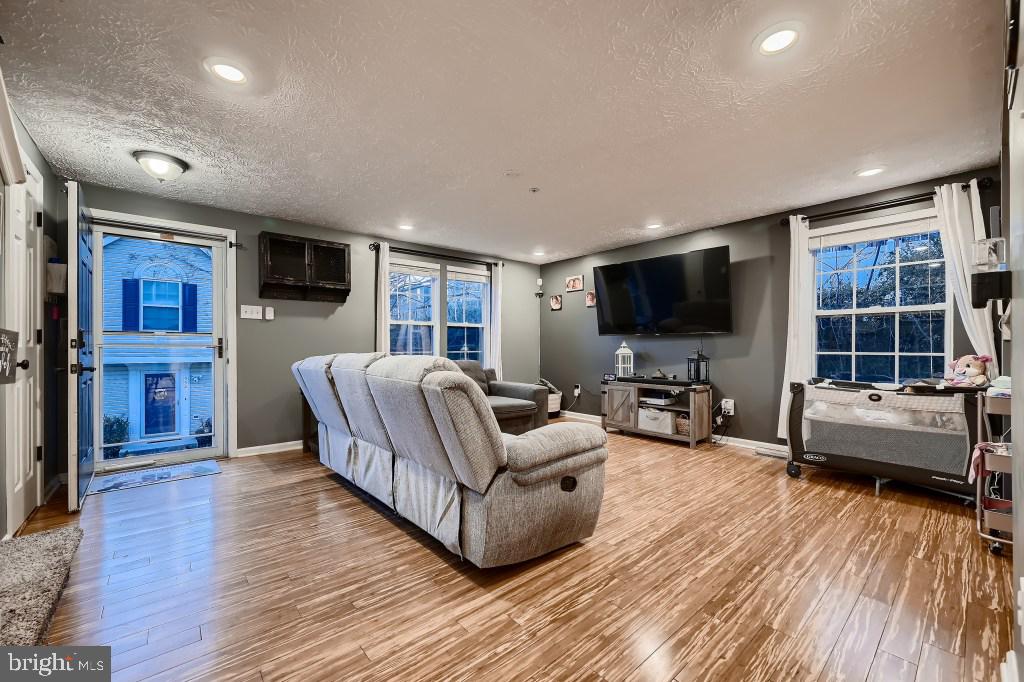 BRENTWOOD CONDO - Residential