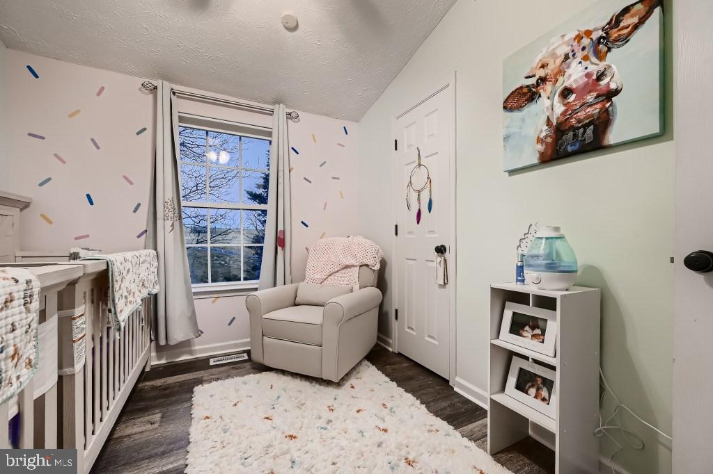 BRENTWOOD CONDO - Residential