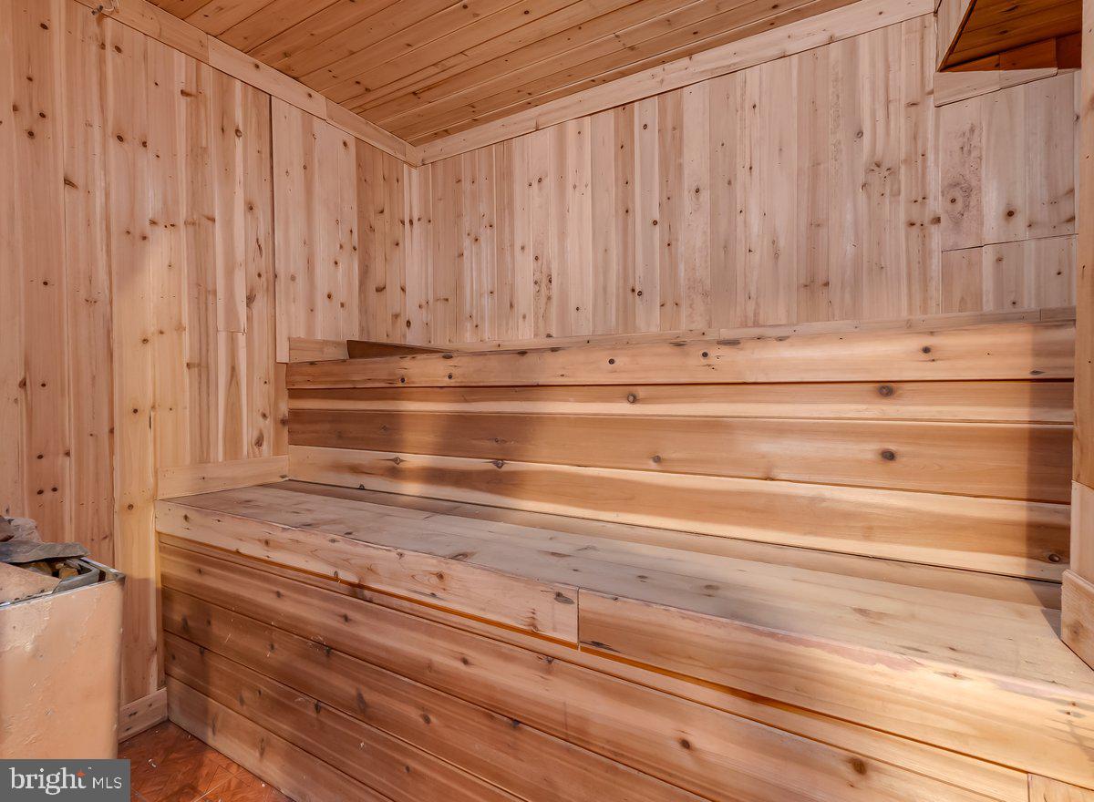 POCONO COUNTRY PLACE - Residential