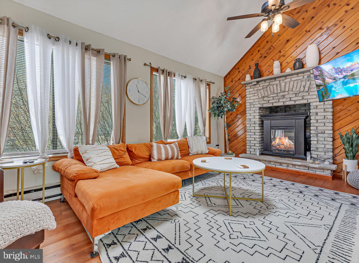 POCONO COUNTRY PLACE - Residential