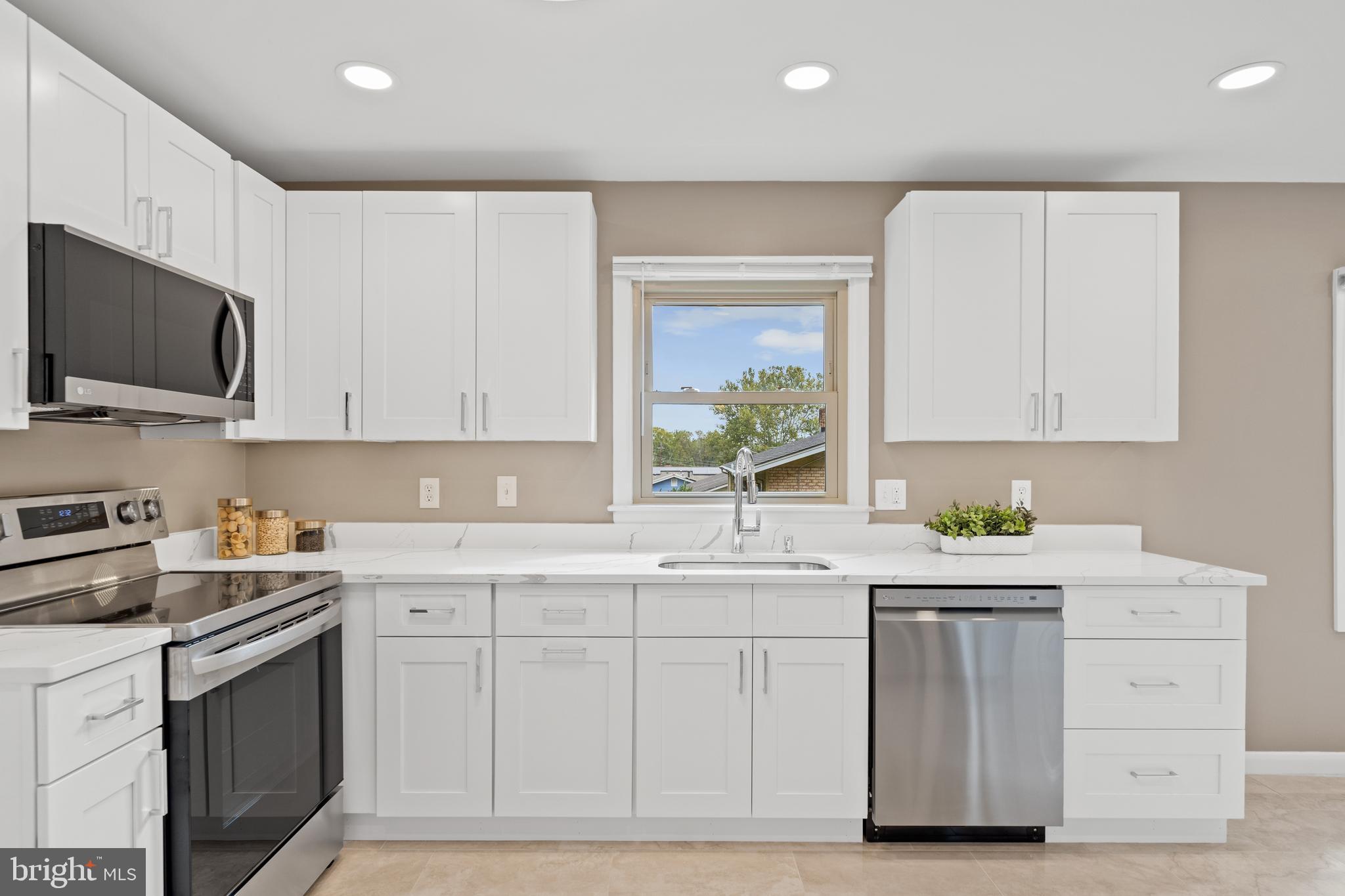 FAIRVIEW ESTATES - Residential