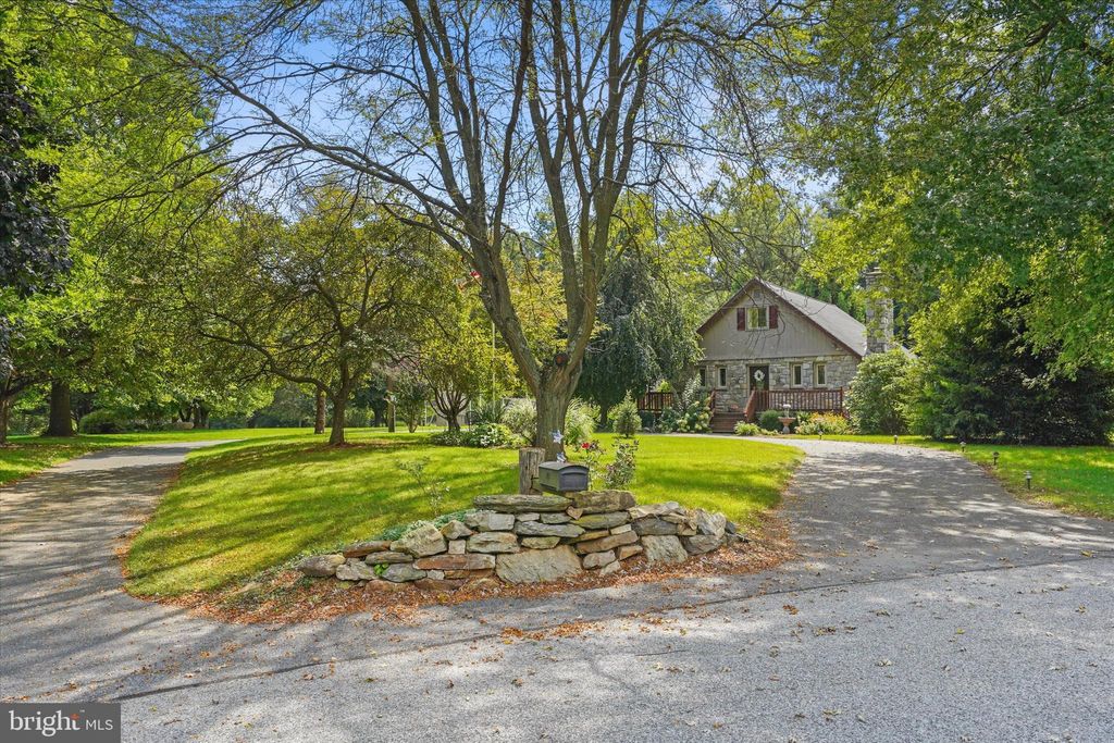 Photo of 184 MEADOW LN, CONESTOGA, PA 17516 (MLS # PALA2025548)