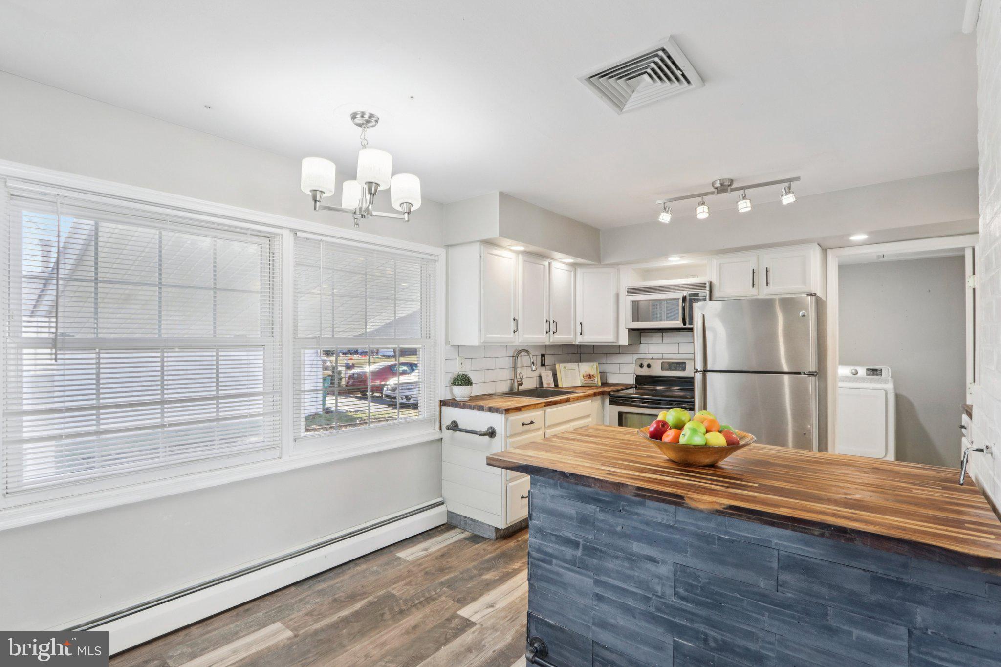 MAGNOLIA HILL - Residential