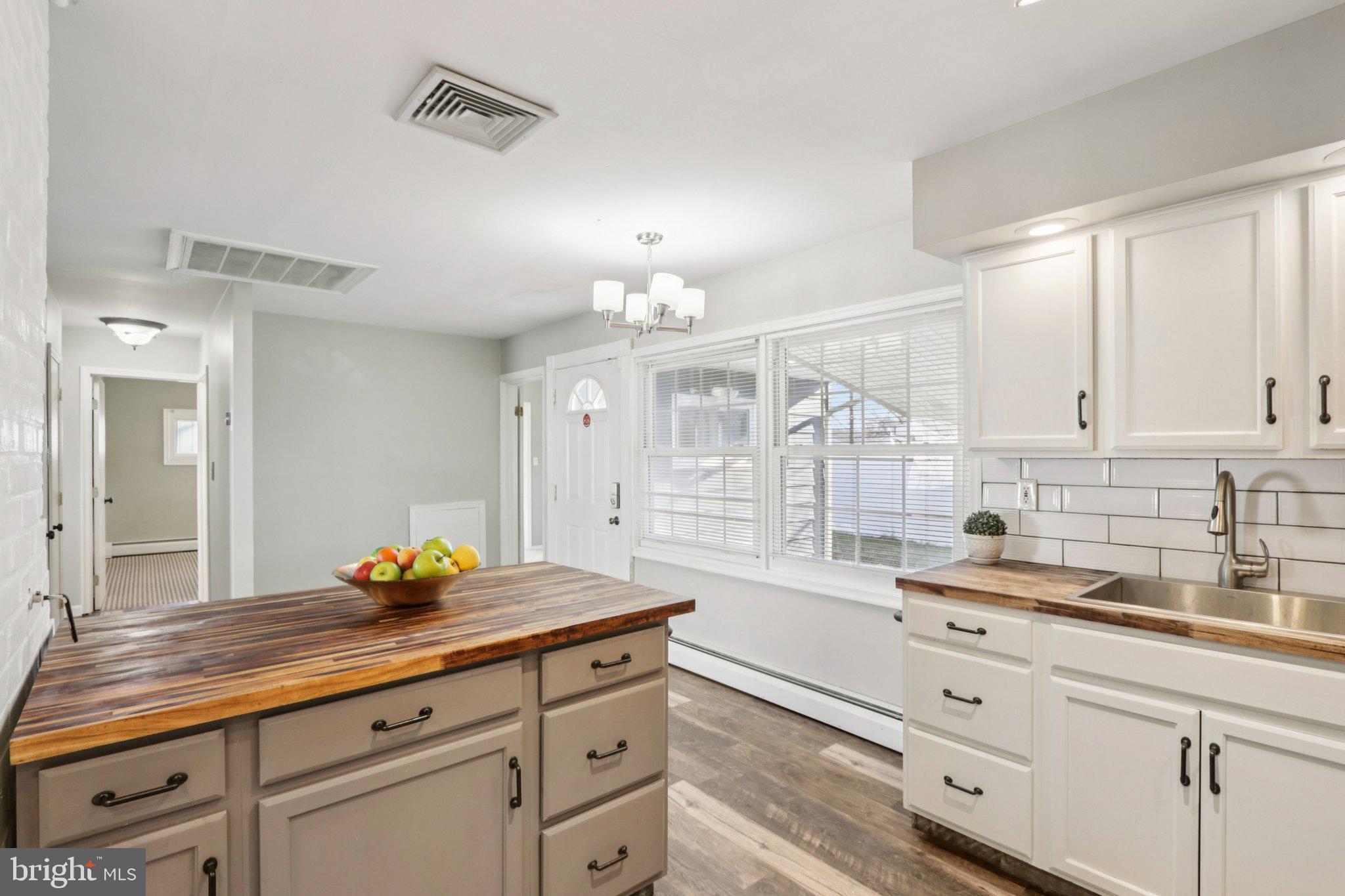 MAGNOLIA HILL - Residential