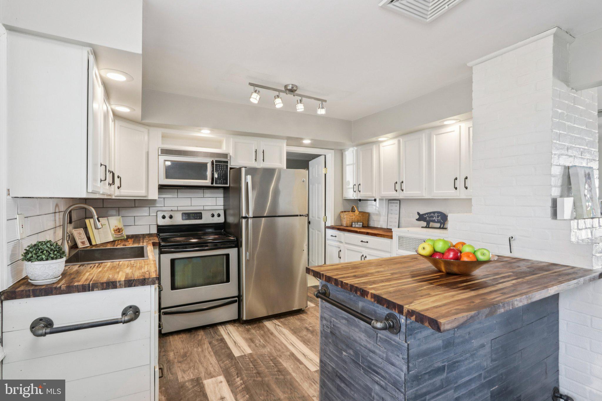 MAGNOLIA HILL - Residential