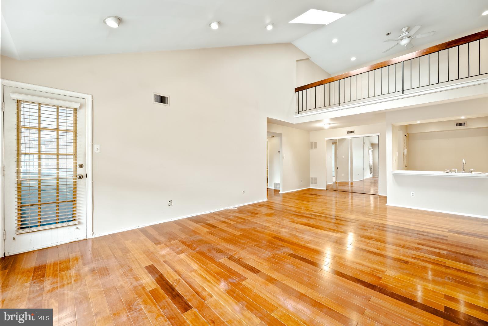 VALLEY GLEN - Residential