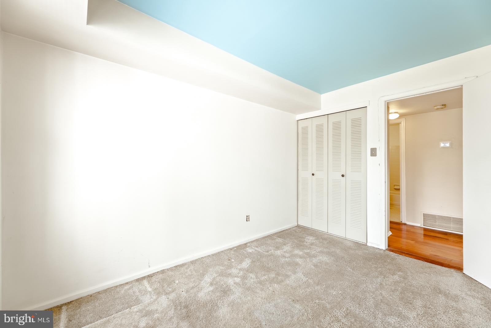 VALLEY GLEN - Residential