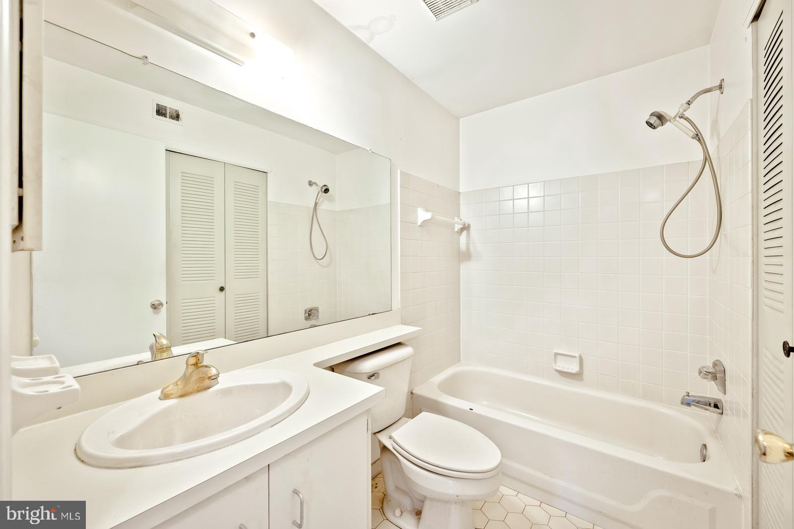 VALLEY GLEN - Residential