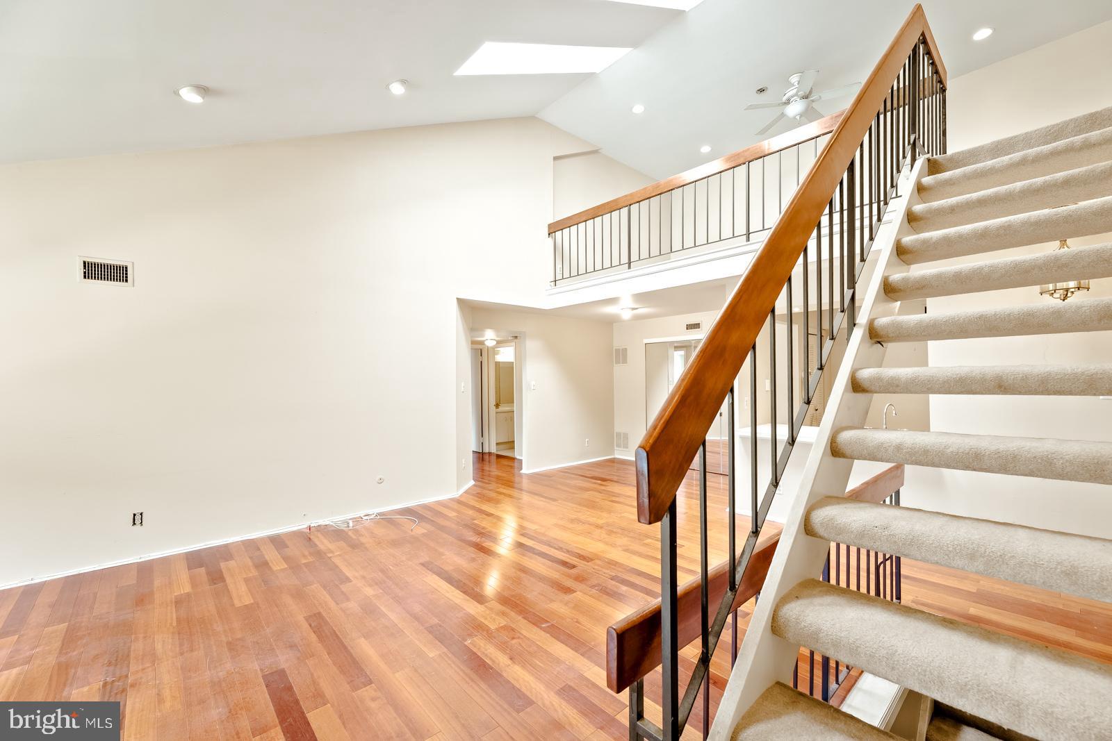 VALLEY GLEN - Residential