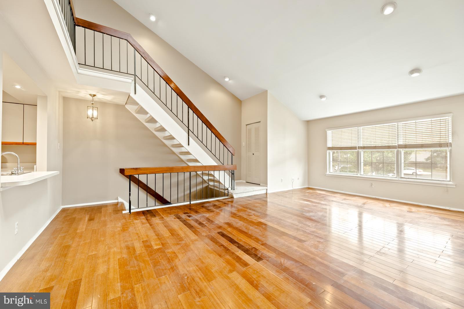 VALLEY GLEN - Residential