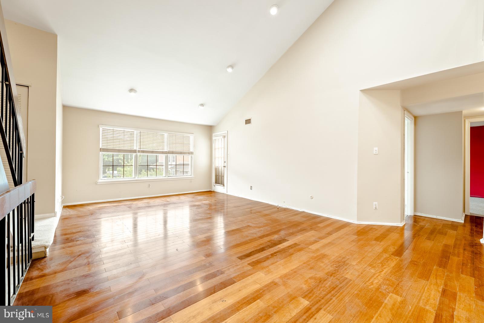 VALLEY GLEN - Residential