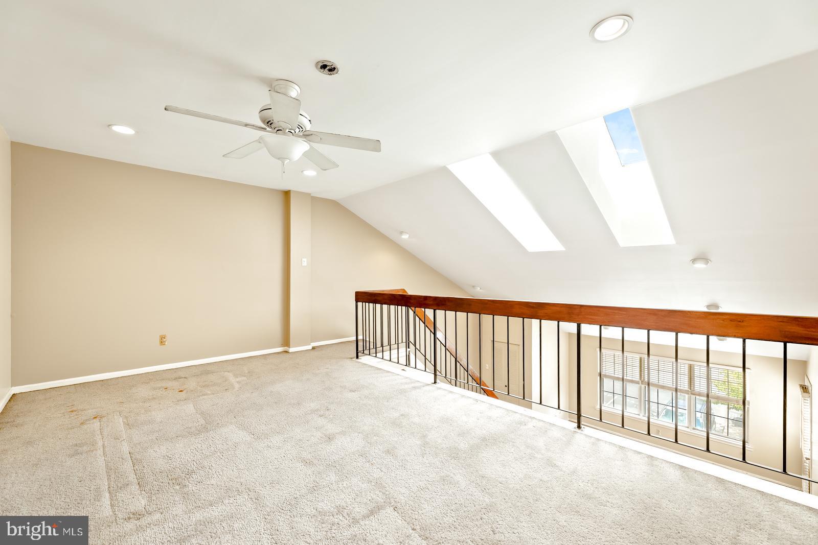 VALLEY GLEN - Residential