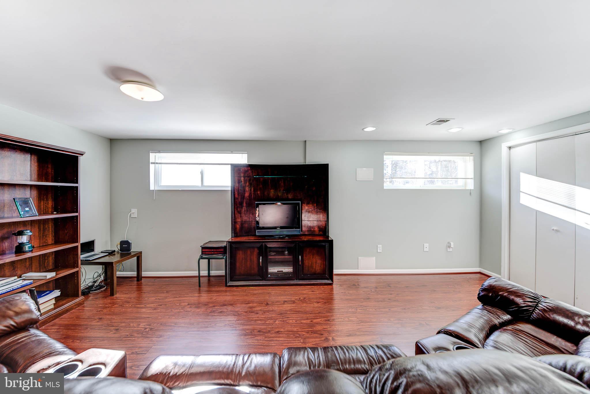 KINGS PARK - Residential Lease