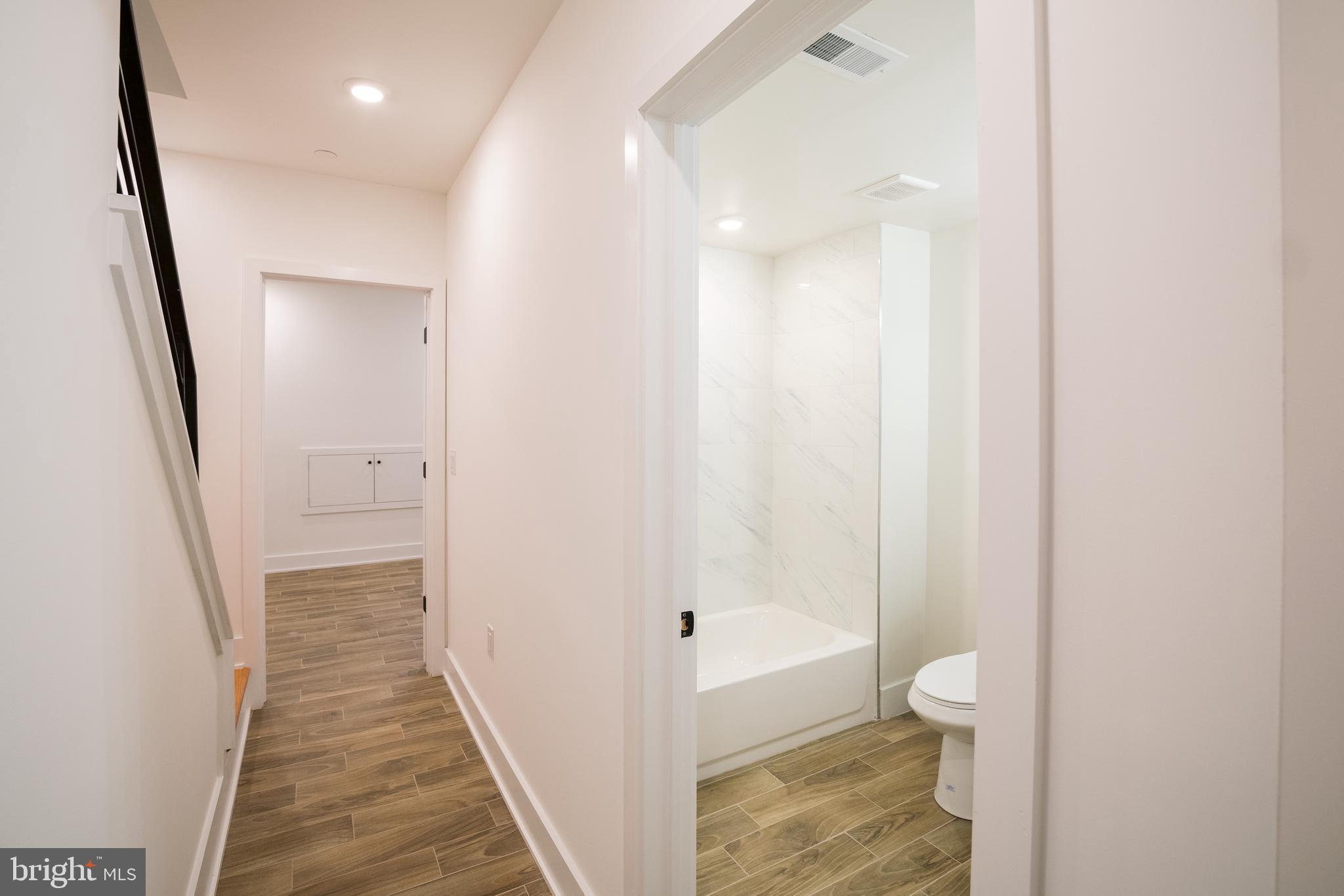 OLDE KENSINGTON - Residential Lease