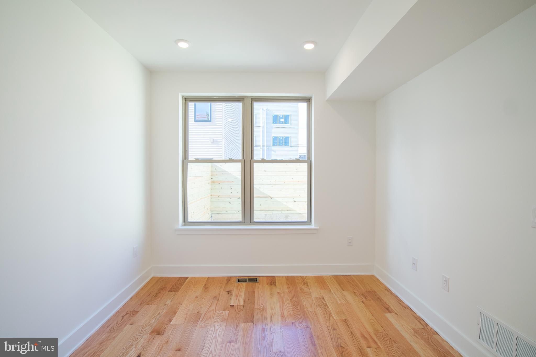 OLDE KENSINGTON - Residential Lease