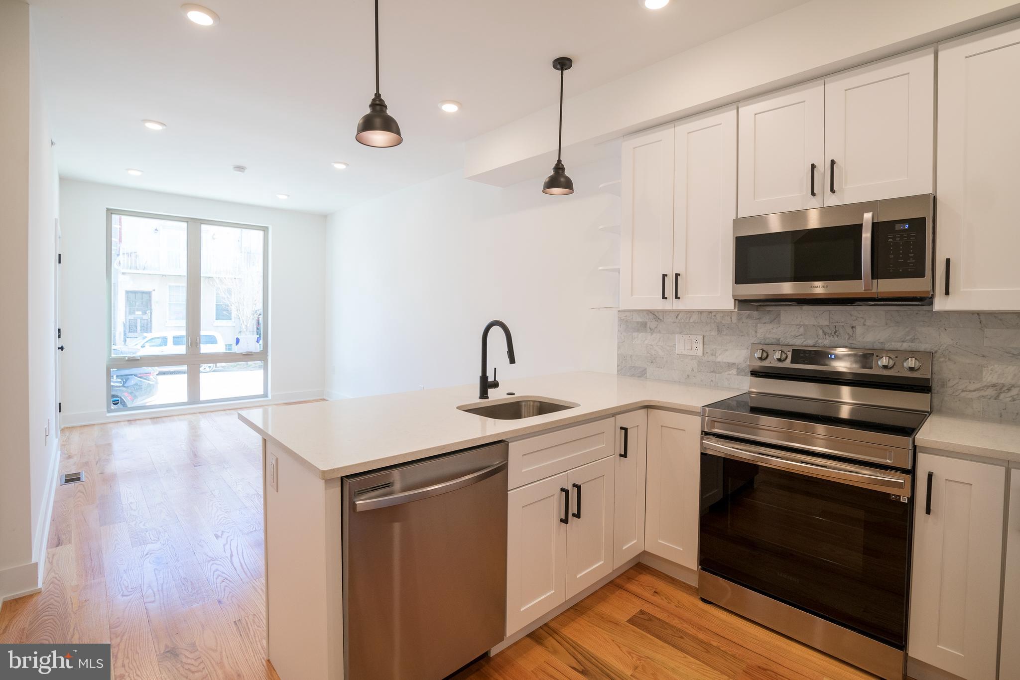 OLDE KENSINGTON - Residential Lease