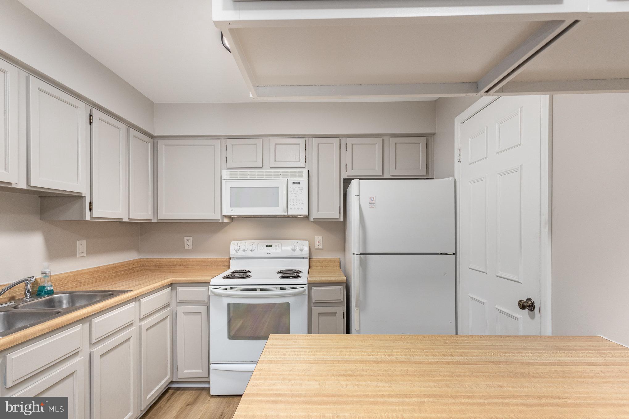 ESSEX HOUSE - Residential