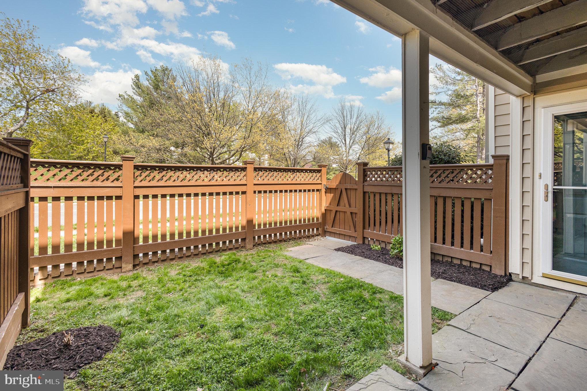 ESSEX HOUSE - Residential