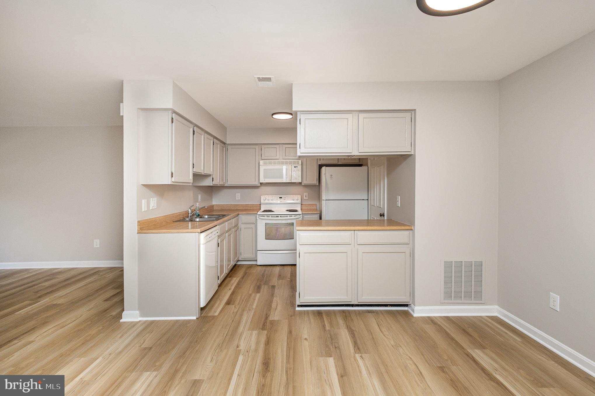 ESSEX HOUSE - Residential