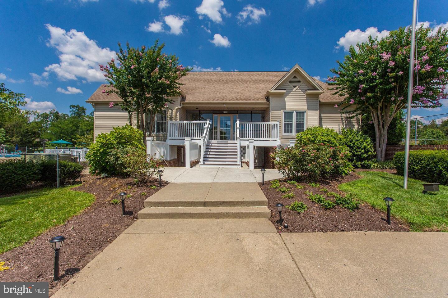 ESSEX HOUSE - Residential