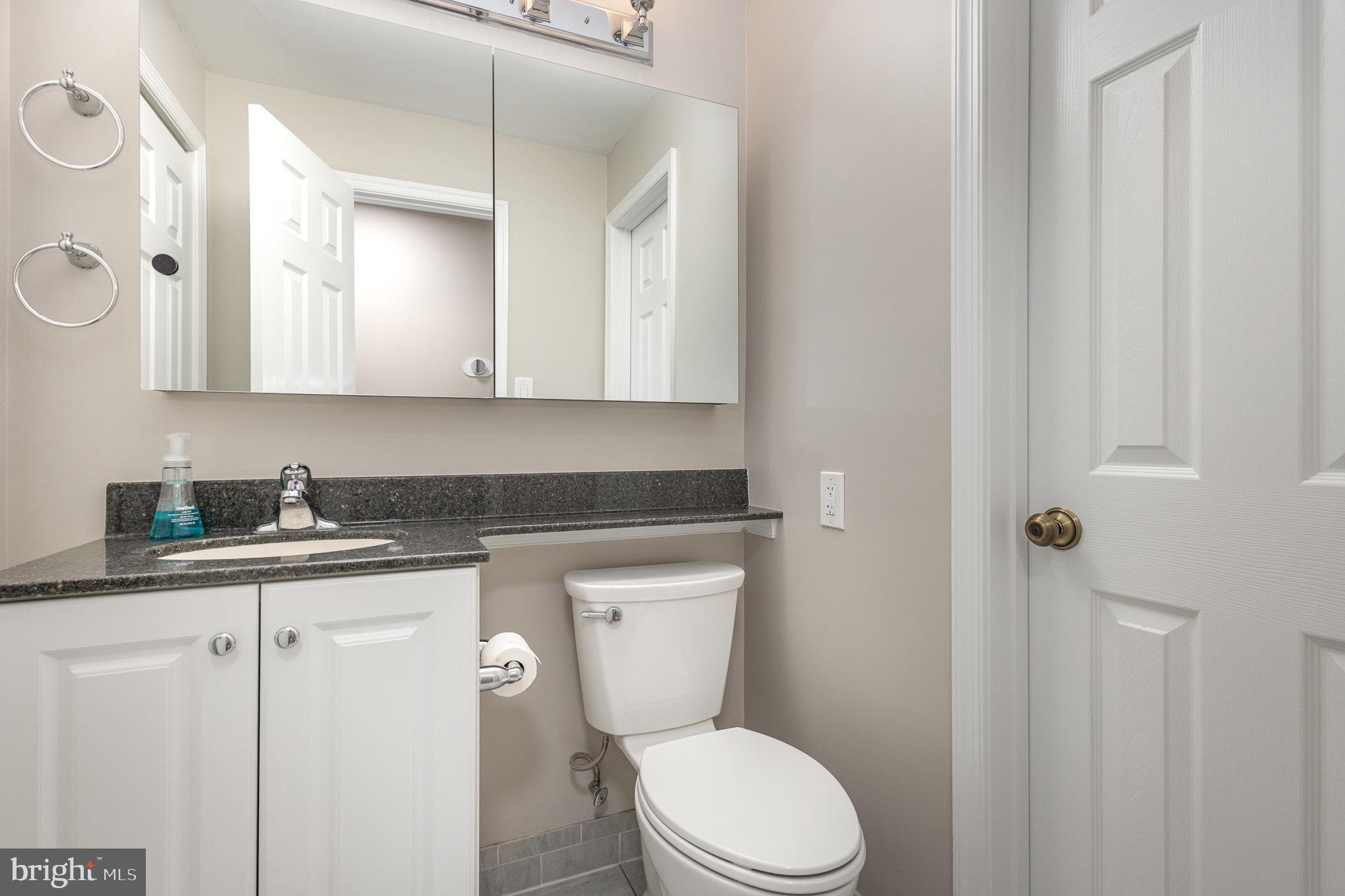 ESSEX HOUSE - Residential