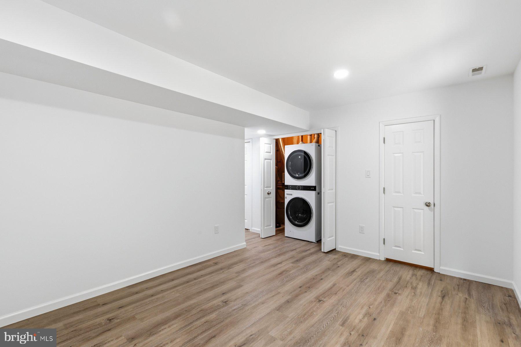 WOODLAND VILLAGE - Residential