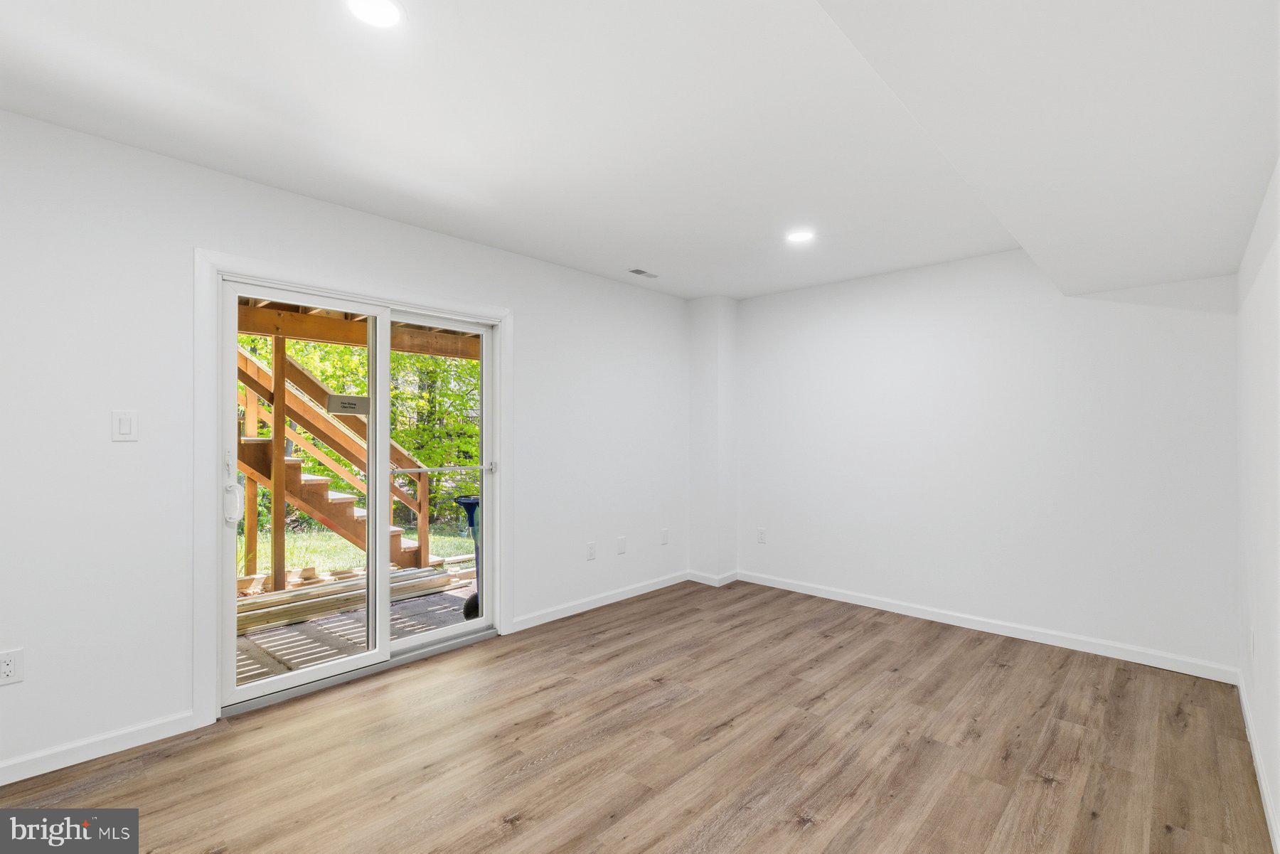 WOODLAND VILLAGE - Residential