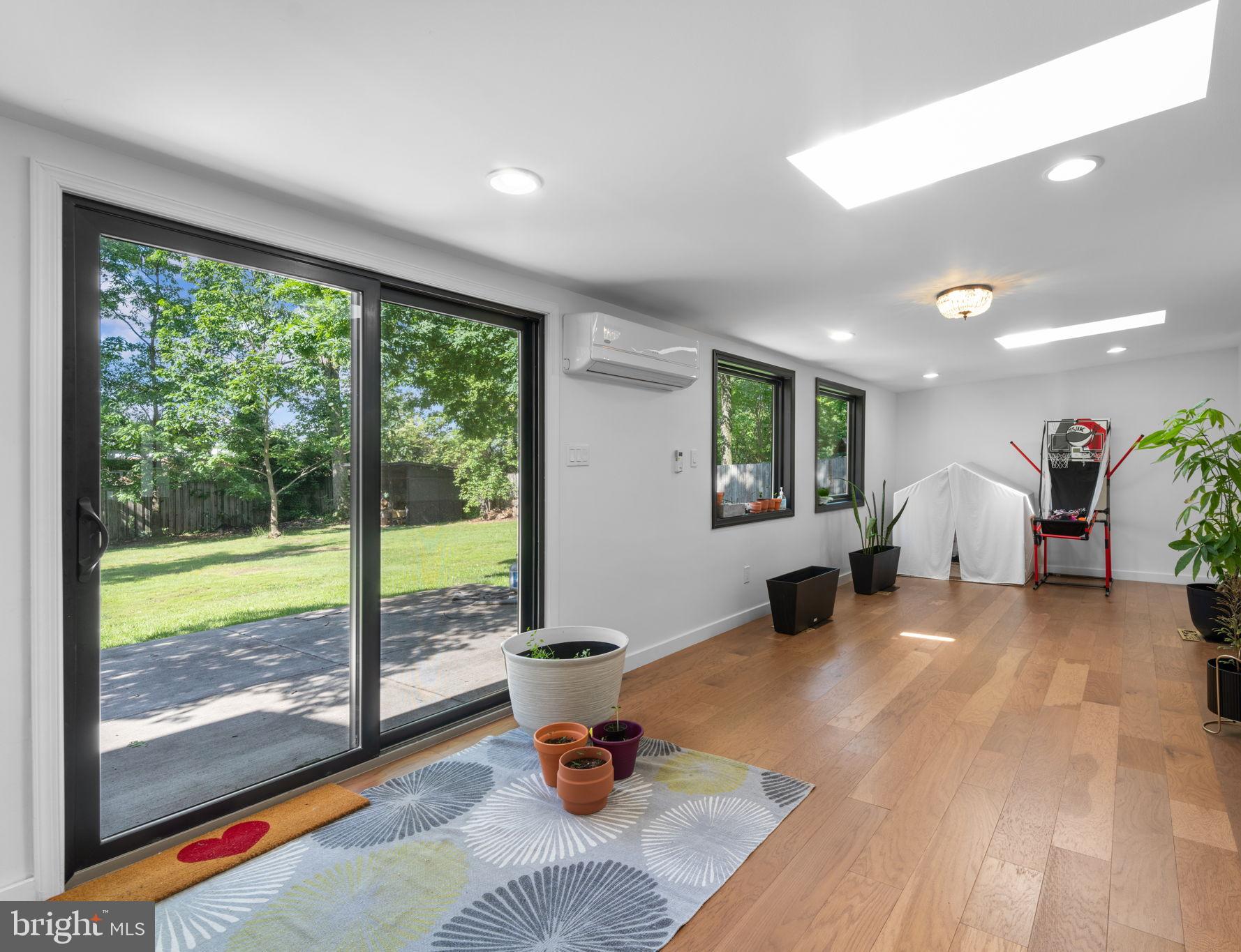 HILLBROOK - Residential Lease