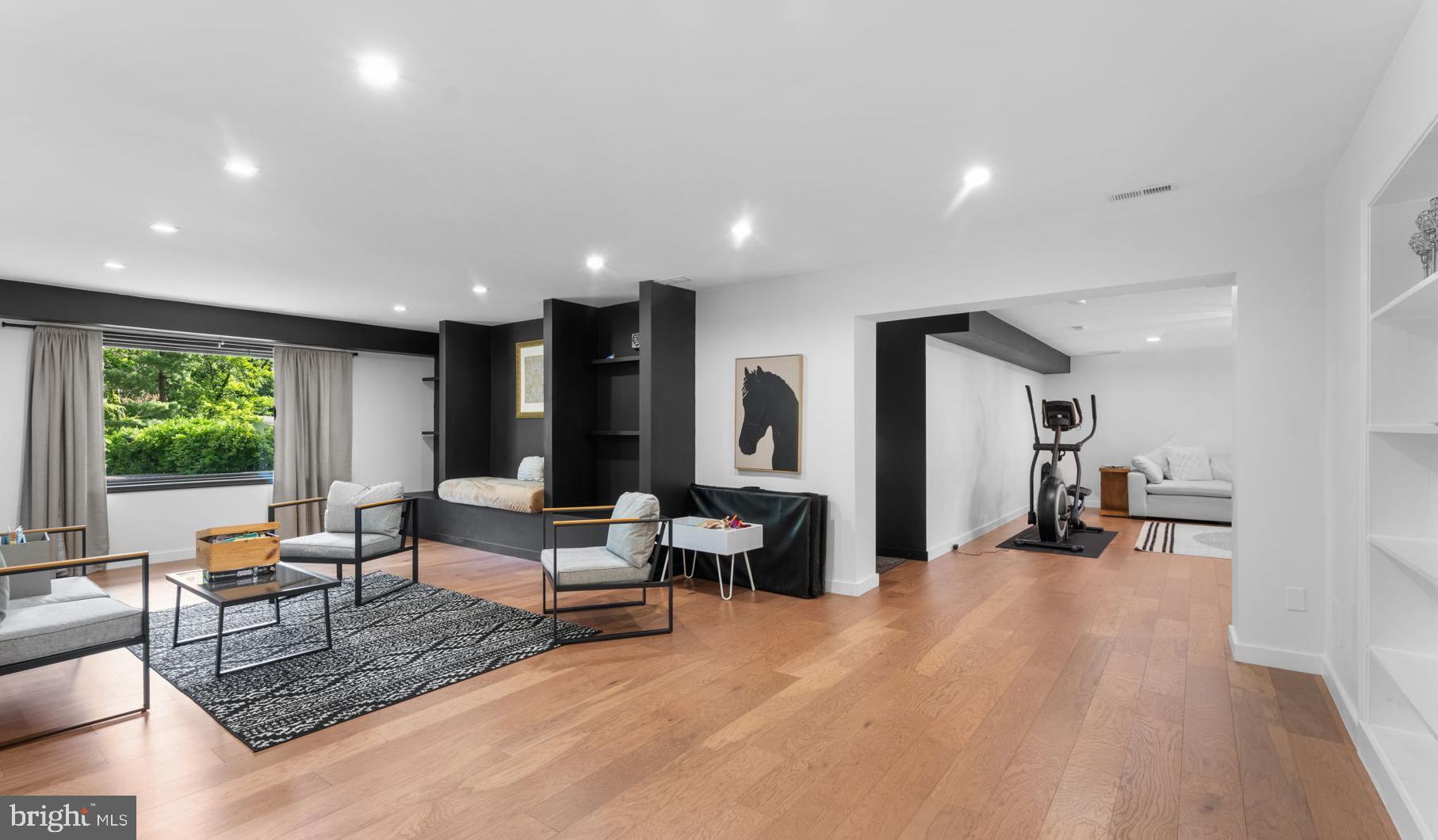 HILLBROOK - Residential Lease