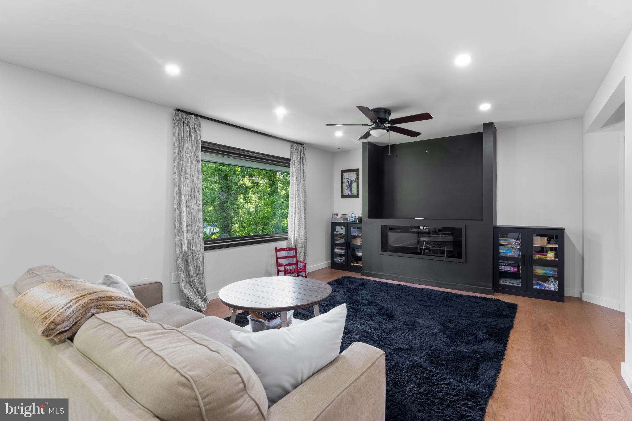 HILLBROOK - Residential Lease