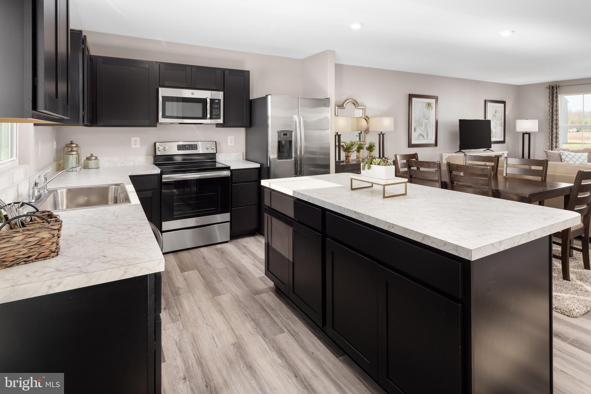 CARDINAL POINTE - Residential