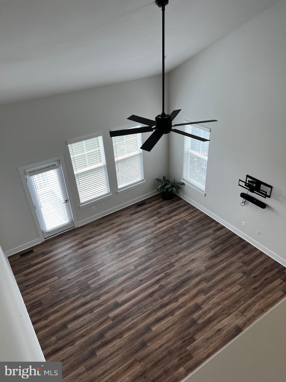 SNADER'S SUMMIT - Residential Lease