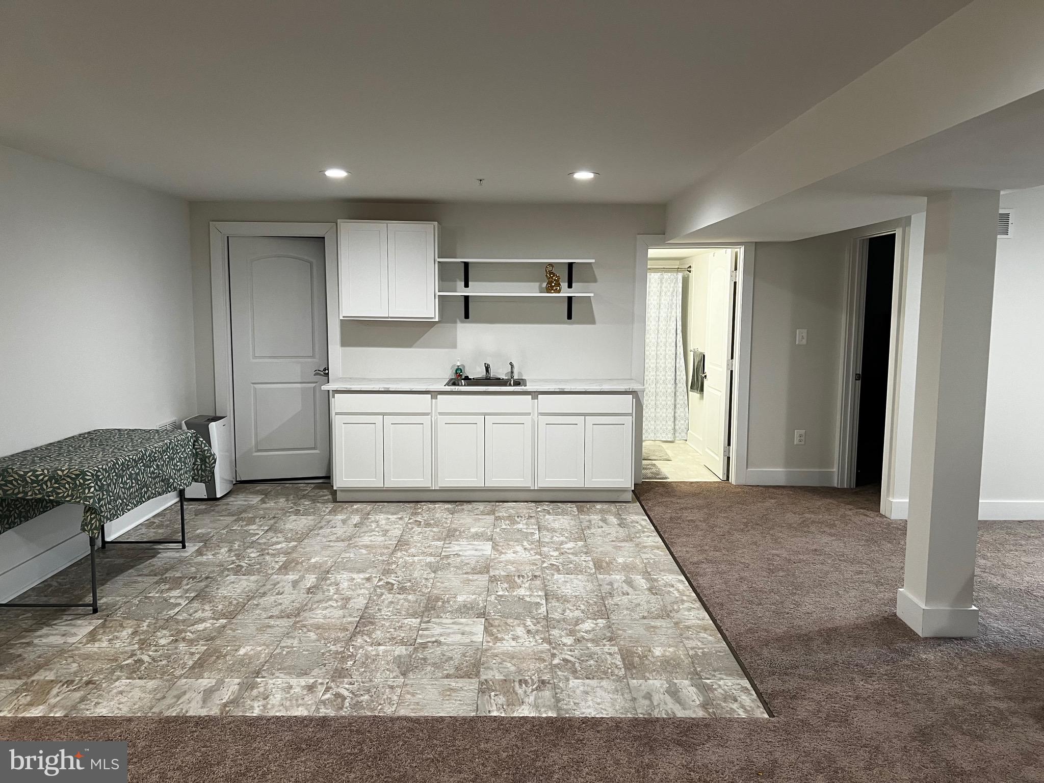 SNADER'S SUMMIT - Residential Lease