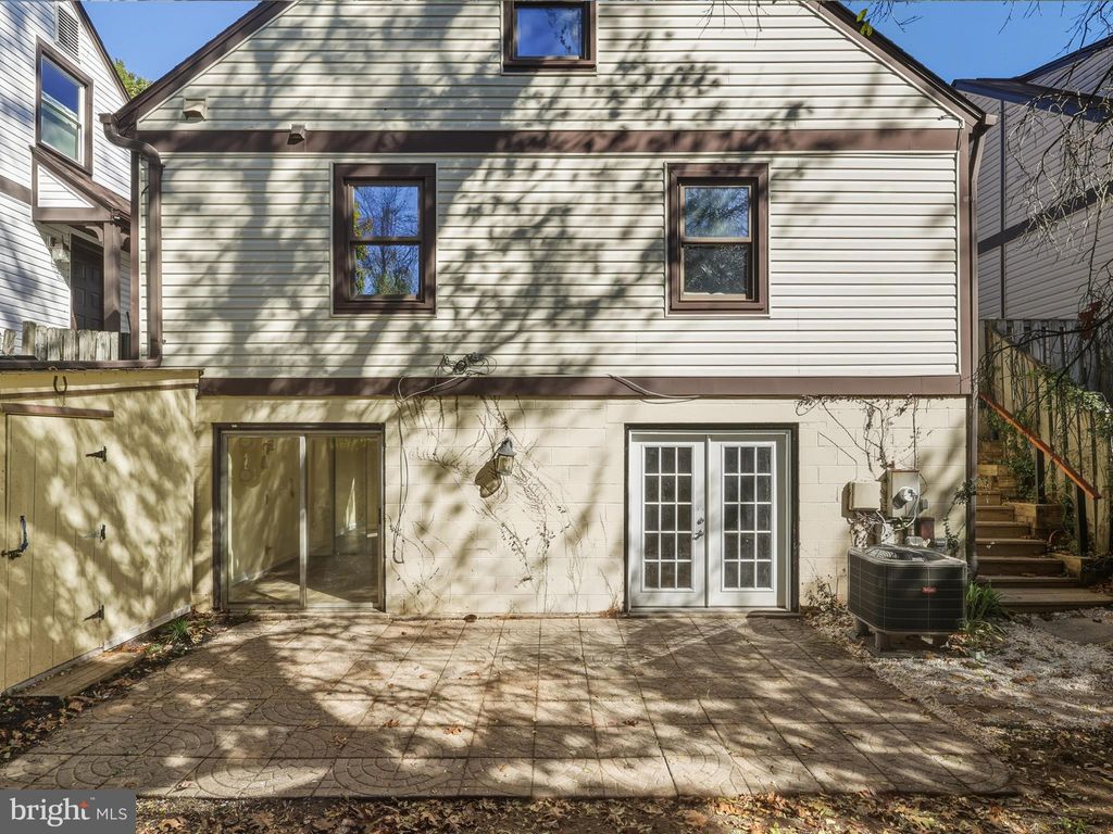 Photo of 9816 Pebble Weigh Court, BURKE, VA 22015 (MLS # VAFX2262668)
