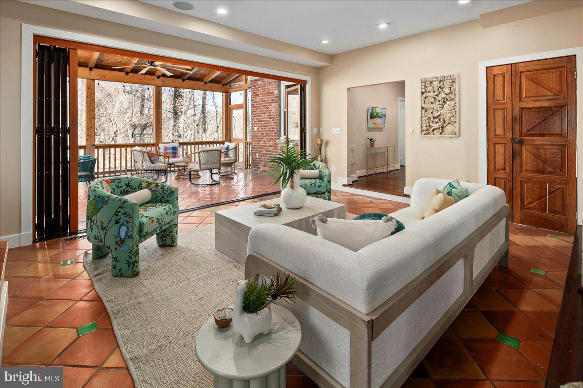 TAKOMA PARK - Residential