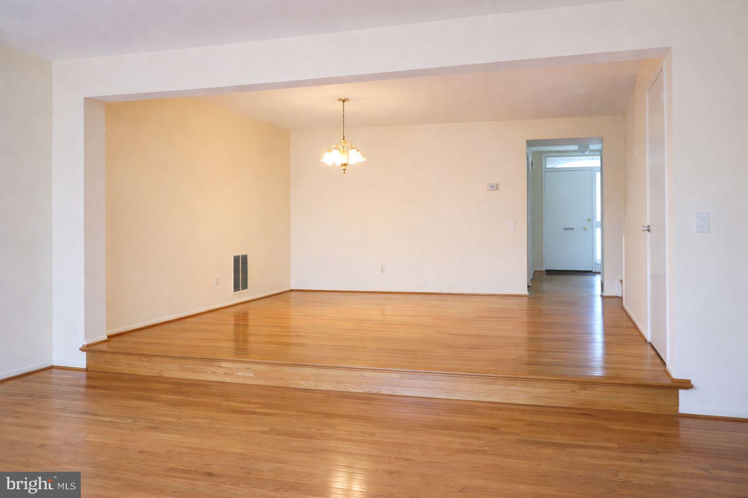 886 NEW MARK ESPLANADE