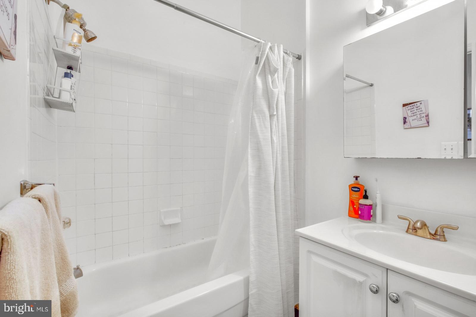 OLD CITY - Residential Lease