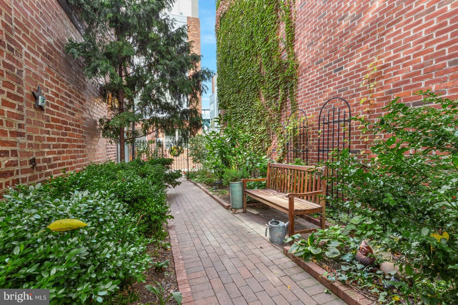 OLD CITY - Residential Lease