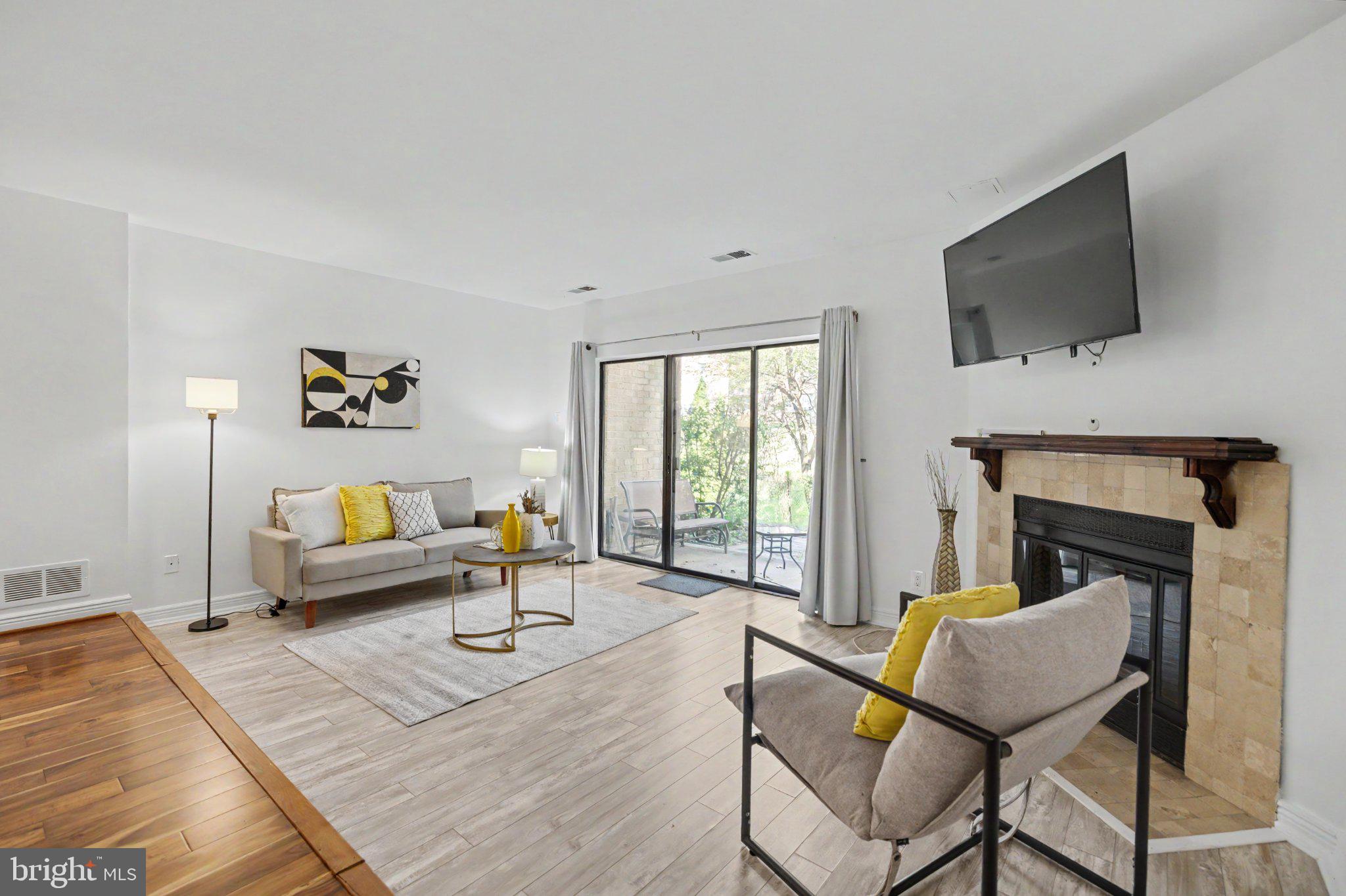 3099 HAWTHORNE DRIVE NE 3099