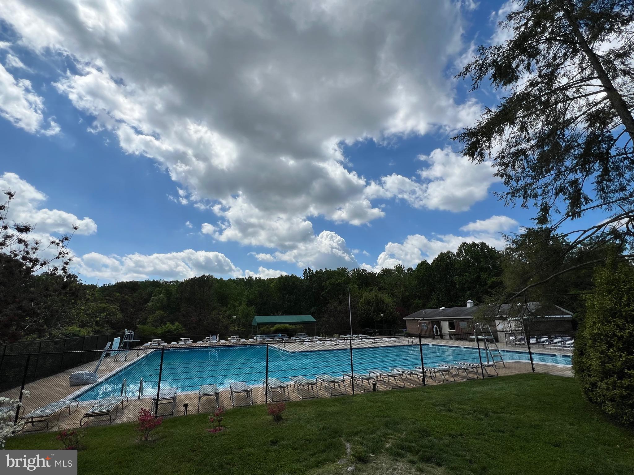 DANBURY FOREST - Residential