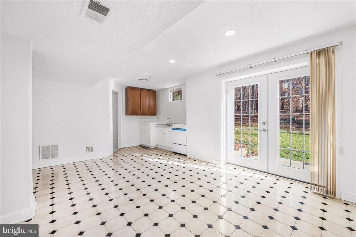 OLD FORT HILLS - Residential