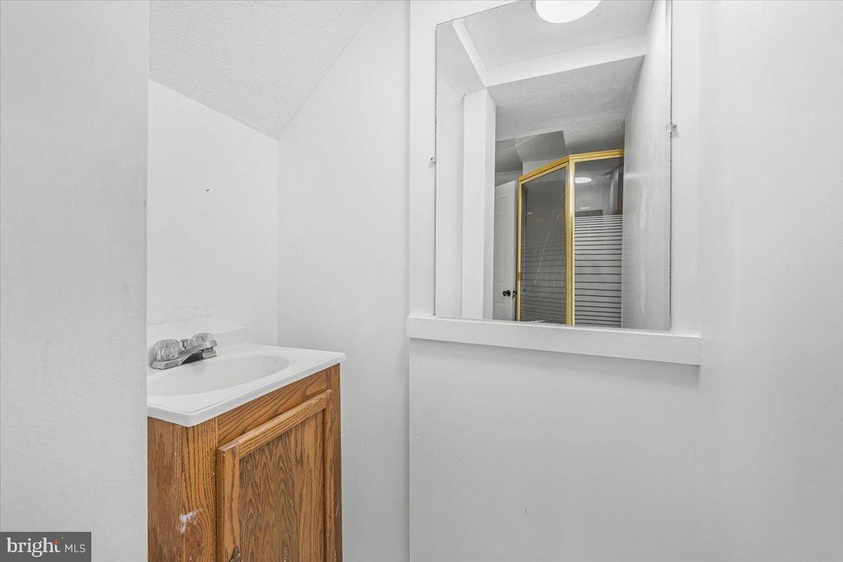 OLD FORT HILLS - Residential