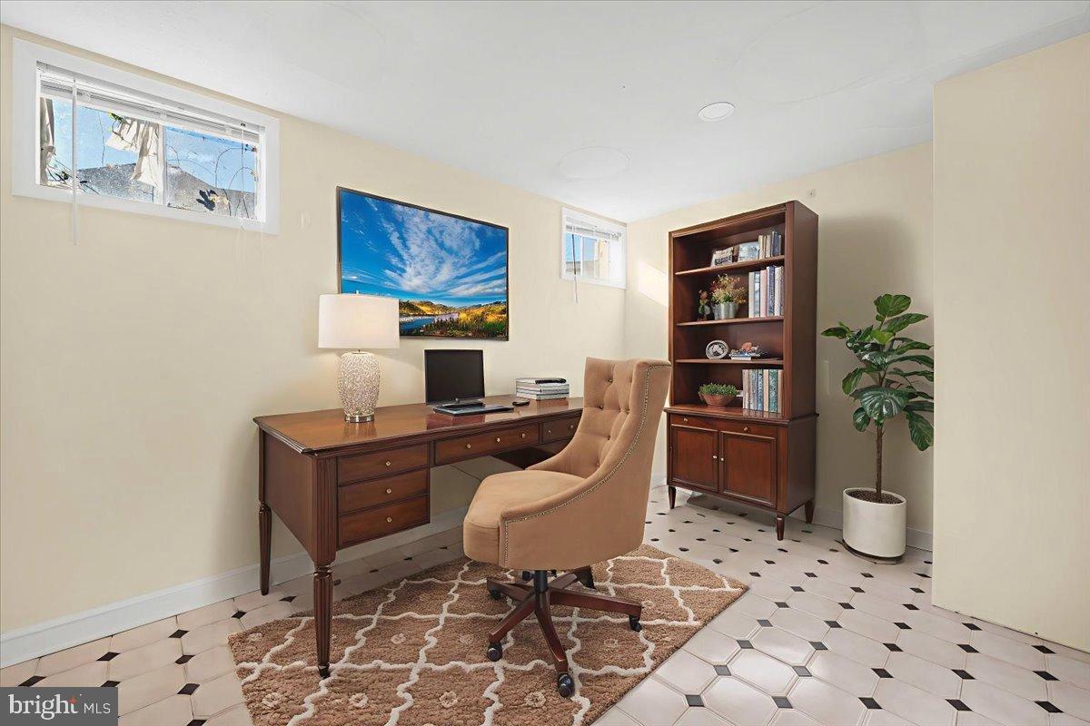 OLD FORT HILLS - Residential