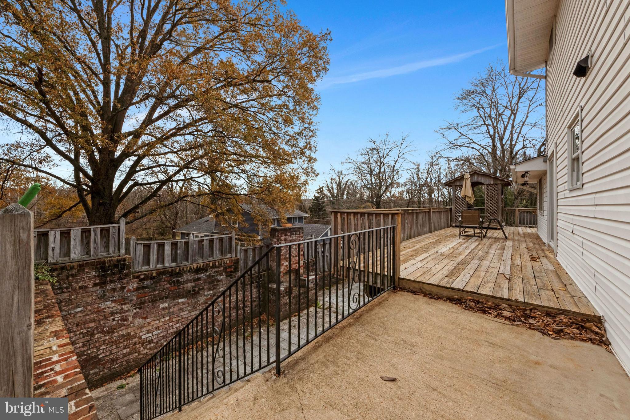 FOREST KNOLLS - Residential