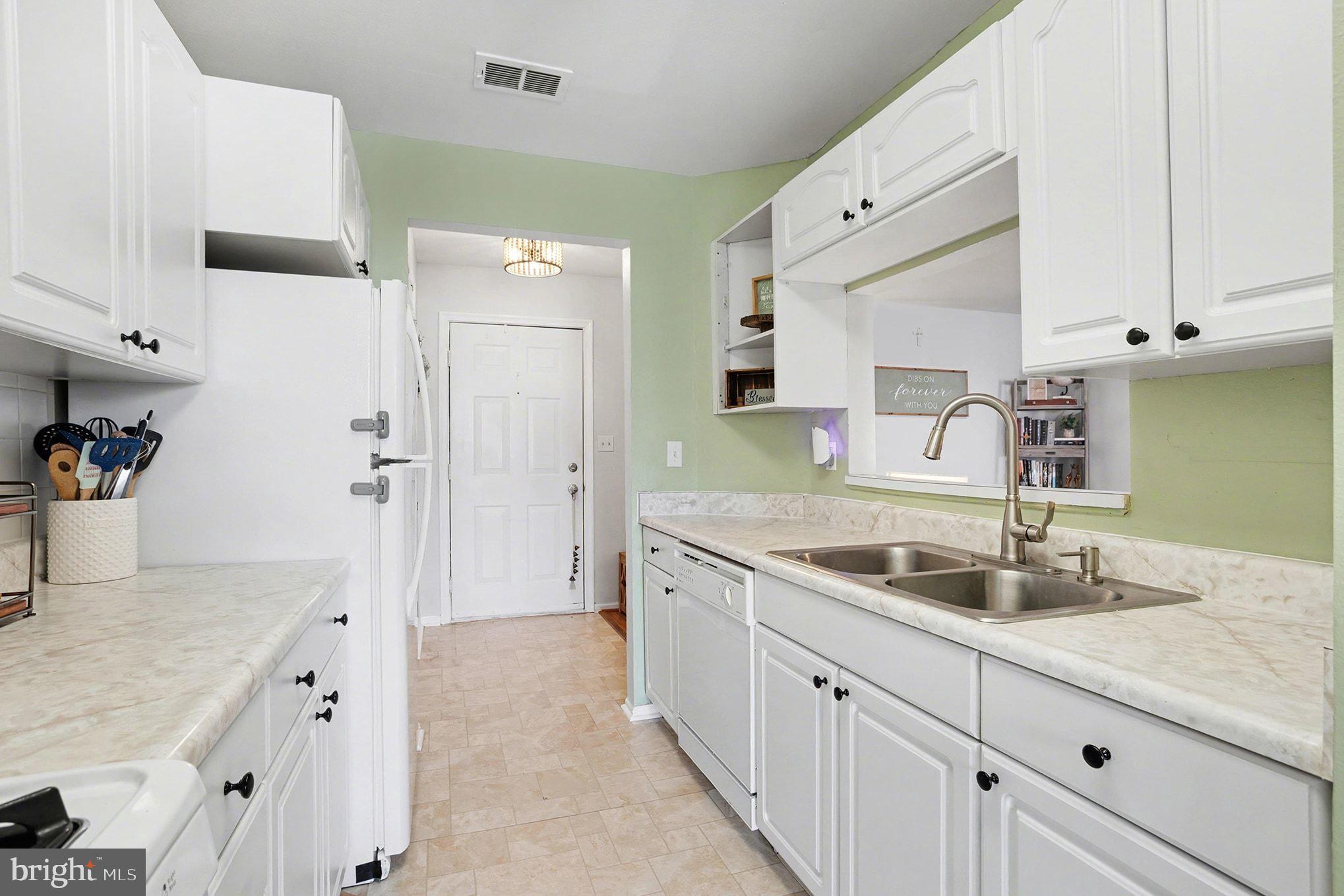 ENGLISH COUNTRY MANOR - Residential