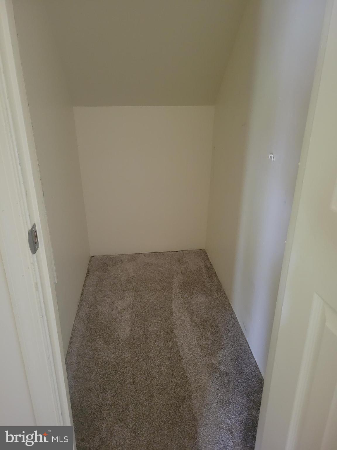 OLNEY OAKS - Residential Lease