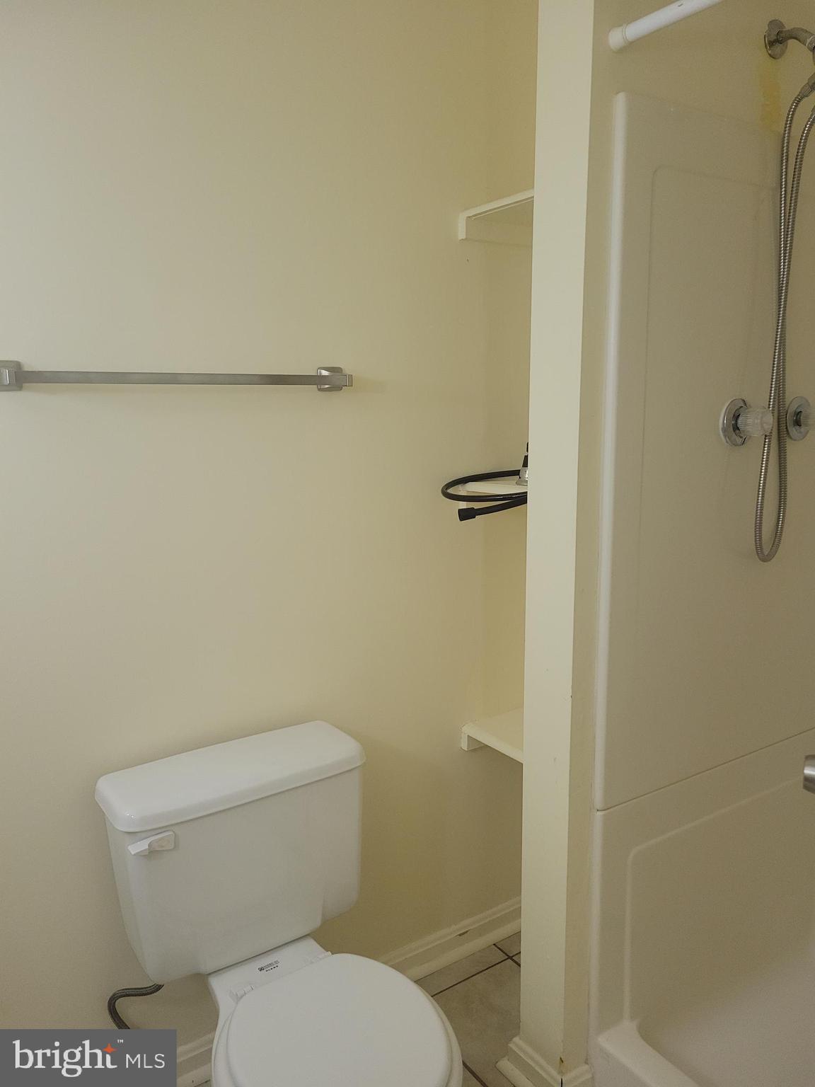 OLNEY OAKS - Residential Lease