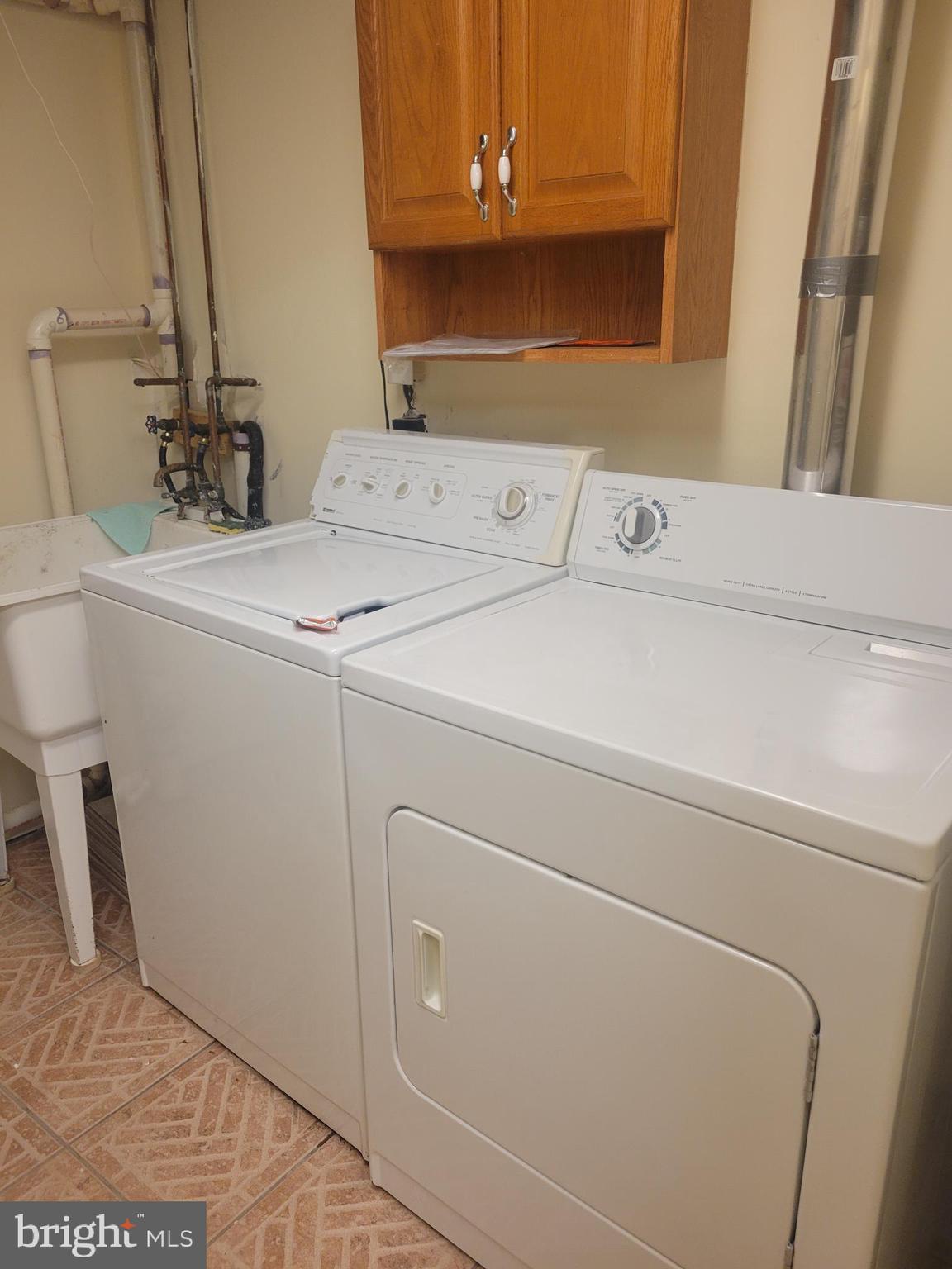 OLNEY OAKS - Residential Lease